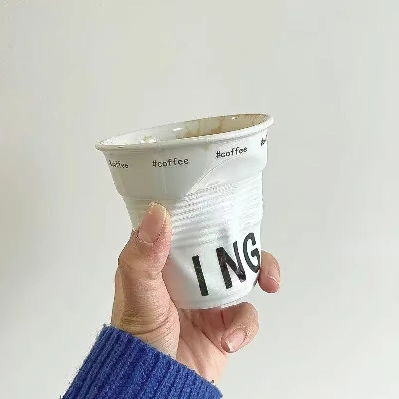 Set de Tazas de Cerámica "Toasting" con Plato – Diseño Moderno